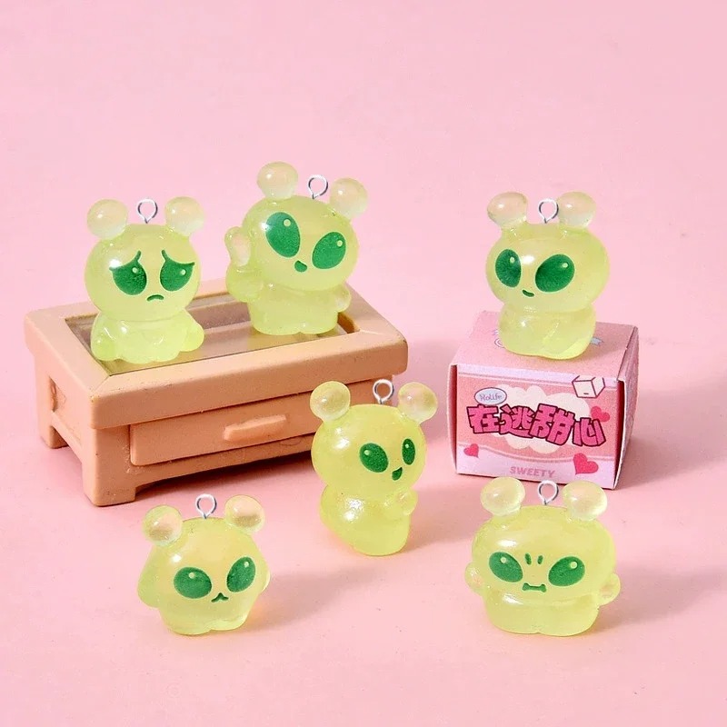 จี้เรซิ่นรูปเอเลี่ยนสีเขียวขนา - Art Craft Items บทวิจารณ์และราคา